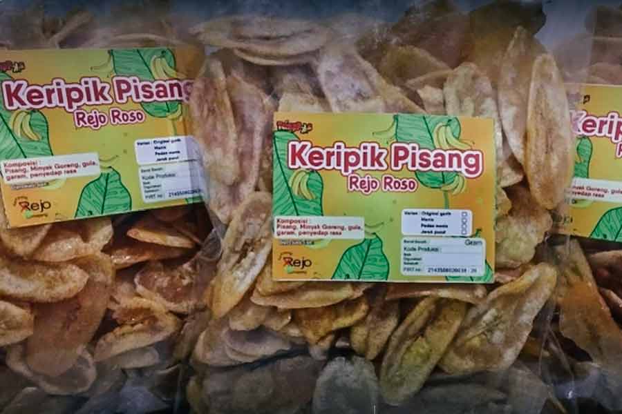 Keripik Pisang Rejo Roso, salah satu produk andalan yang bisa ditemui di Lumajang