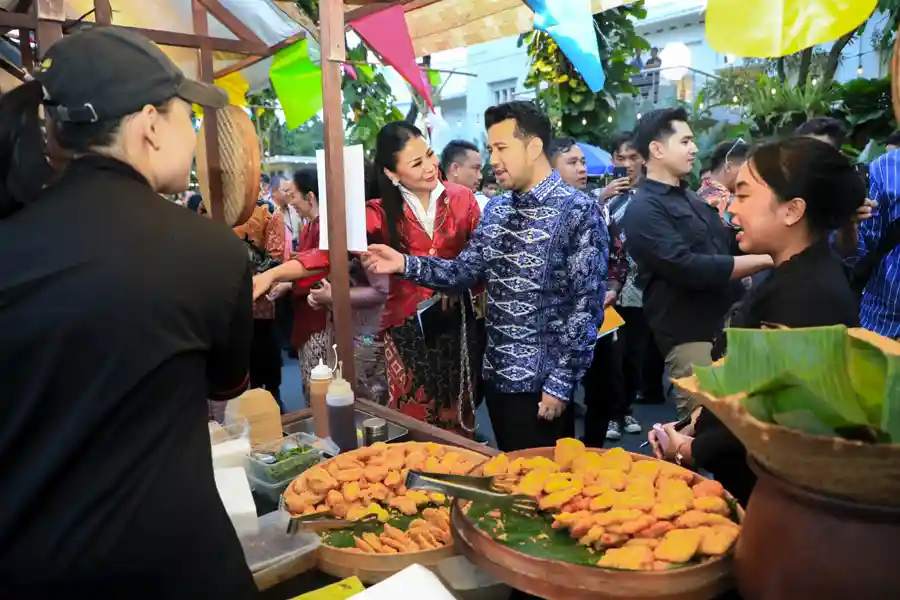 Tong Tong Night Market 2025: Festival Ikonik yang Gerakkan Ekonomi Kreatif Malang Festival Tong Tong Night Market kembali digelar di Malang, jadi penggerak ekonomi kreatif dan magnet wisata budaya tingkat nasional.
